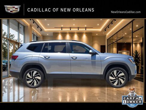 Used 2025 Volkswagen Atlas SE FWD image 2
