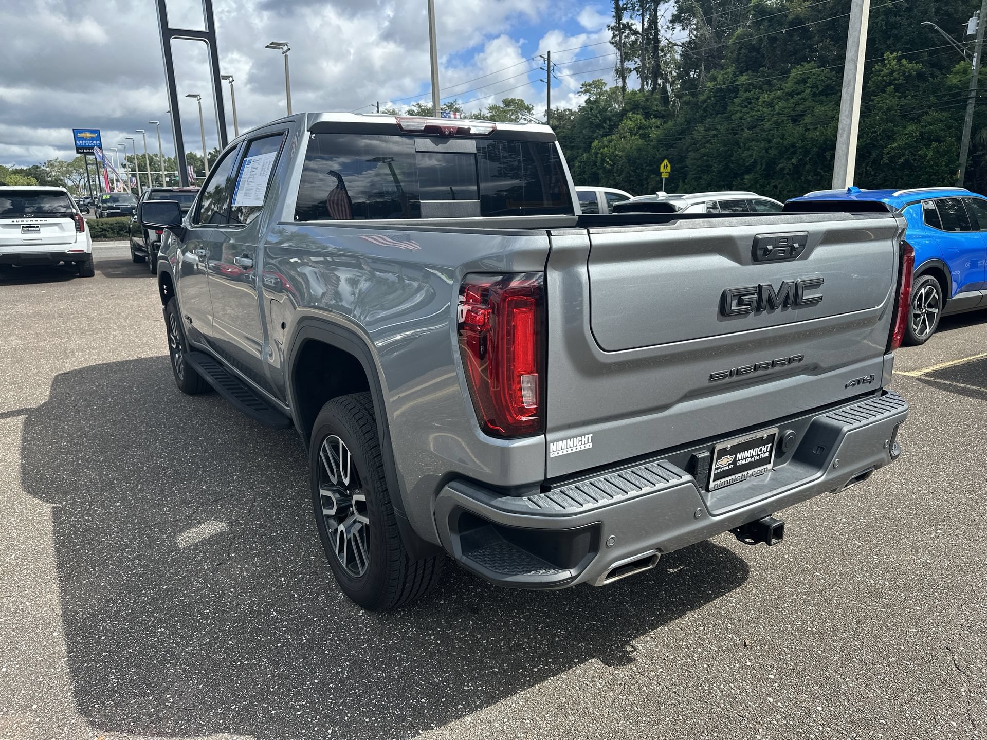 Used 2024 GMC Sierra 1500 AT4 w/ Technology Package AWD/4WD image 14