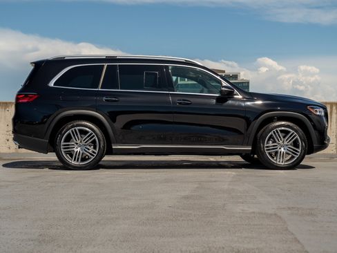 Certified 2025 Mercedes-Benz GLS 450 4MATIC image 6