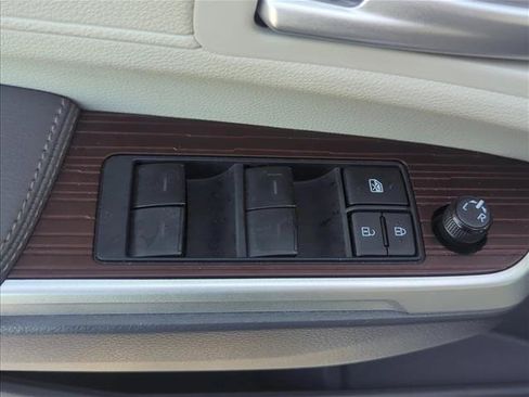 Certified 2022 Toyota Sienna XLE w/ XLE Plus Package FWD image 8