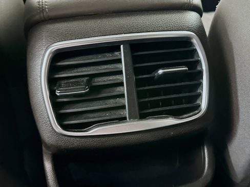 Used 2020 Hyundai Santa Fe SE image 25