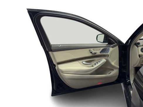 Used 2017 Mercedes-Benz S 550 Sedan image 10
