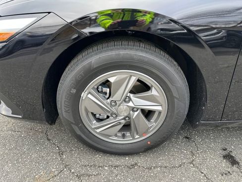 New 2026 Hyundai Elantra SE image 24