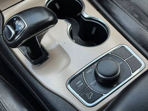 Used 2015 Jeep Grand Cherokee Limited w/ Luxury Group II AWD/4WD image 28