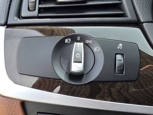 Used 2014 BMW 535i xDrive Sedan AWD/4WD image 32