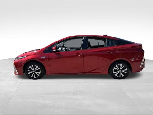 Used 2017 Toyota Prius Prime image 30