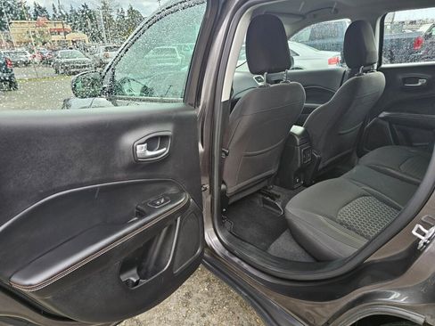 Used 2018 Jeep Compass Sport image 14