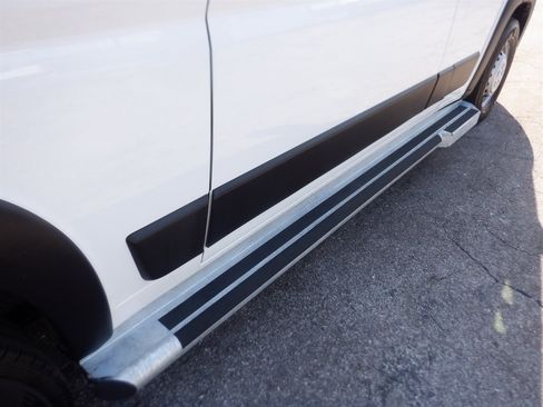 Used 2025 RAM ProMaster 2500 w/ U-Haul Equipment Group FWD image 9