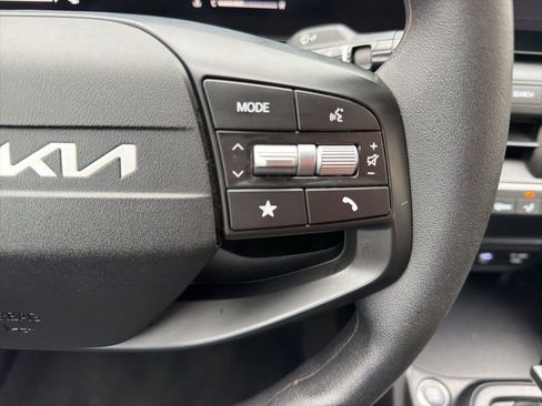 Used 2025 Kia K4 FWD image 23