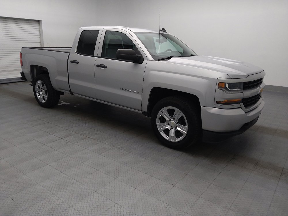 Used 2018 Chevrolet Silverado 1500 Custom w/ Custom Value Package RWD image 11
