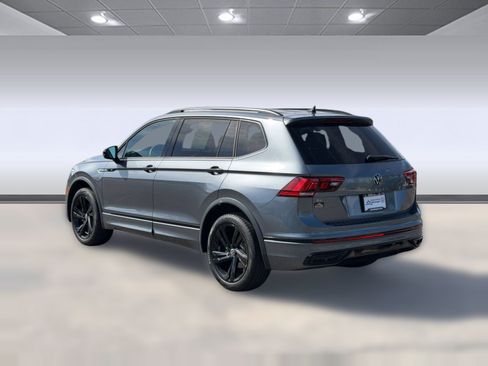 Used 2023 Volkswagen Tiguan SE R-Line AWD/4WD image 3