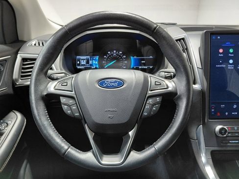 Used 2024 Ford Edge Titanium image 25