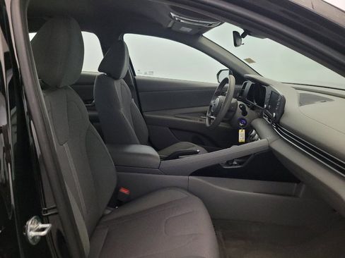 Used 2022 Hyundai Elantra SE w/ Winter Weather Package FWD image 21