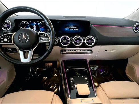 Used 2023 Mercedes-Benz GLA 250 4MATIC w/ Premium Package image 15