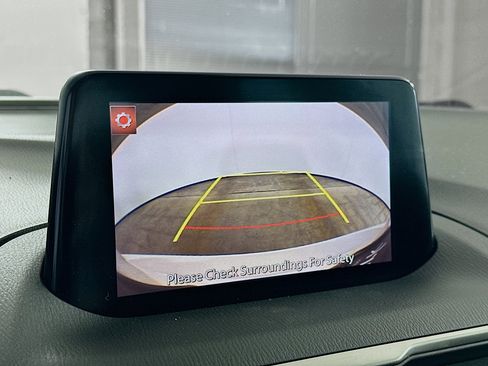 Used 2018 MAZDA MAZDA3 Sport image 23