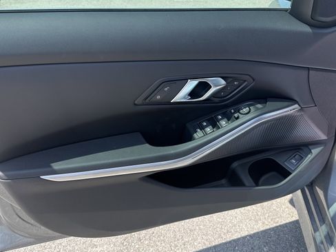 Used 2025 BMW 330i xDrive Sedan w/ Premium Package image 13