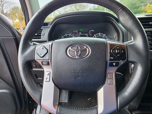 Used 2021 Toyota 4Runner SR5 image 20