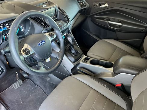 Used 2015 Ford Escape SE w/ Equipment Group 201A AWD/4WD image 9