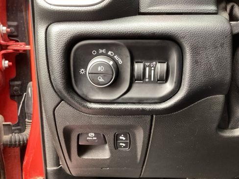 Used 2019 RAM 1500 Big Horn AWD/4WD image 28