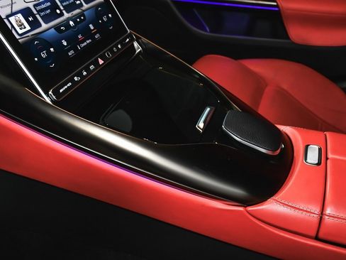 Used 2022 Mercedes-Benz SL 63 AMG 4MATIC w/ Driver Assistance Package image 57