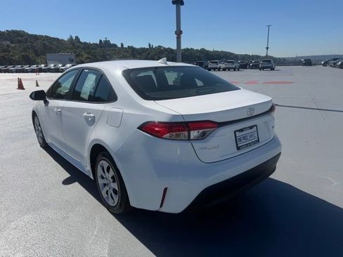 Used 2024 Toyota Corolla LE FWD image 5