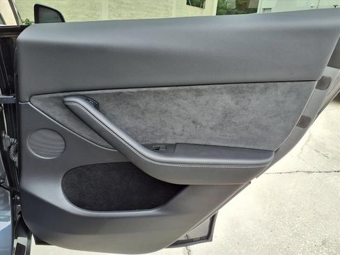 Used 2023 Tesla Model Y Long Range AWD/4WD image 12