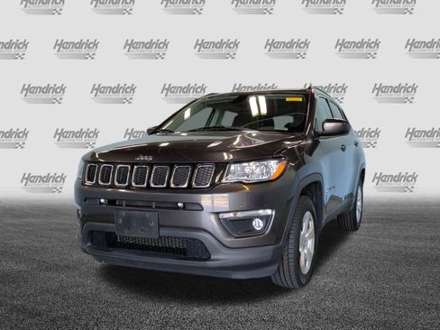 Used 2019 Jeep Compass Latitude w/ Cold Weather Group AWD/4WD image 7