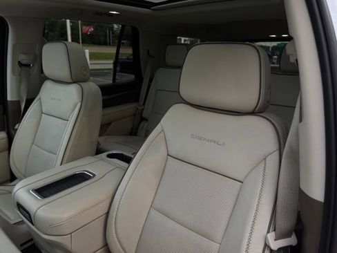 Used 2022 GMC Yukon Denali AWD/4WD image 7