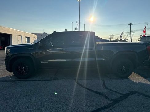Used 2023 GMC Sierra 1500 Elevation w/ X31 Off-Road Package AWD/4WD image 4