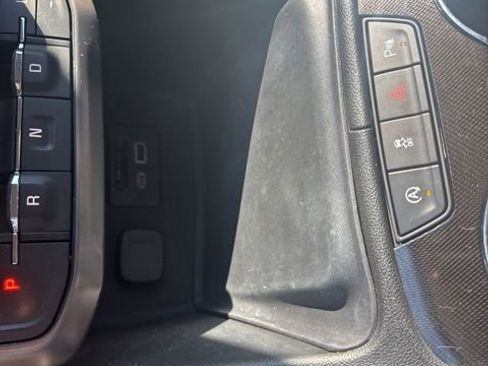 Used 2021 GMC Acadia AT4 w/ Technology Package image 22