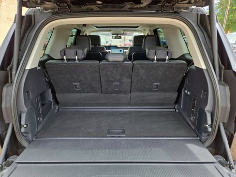 Used 2025 Ford Expedition Platinum AWD/4WD image 12