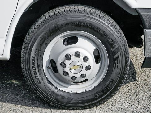 Used 2021 Chevrolet Express 3500 w/ Power Convenience Package image 33