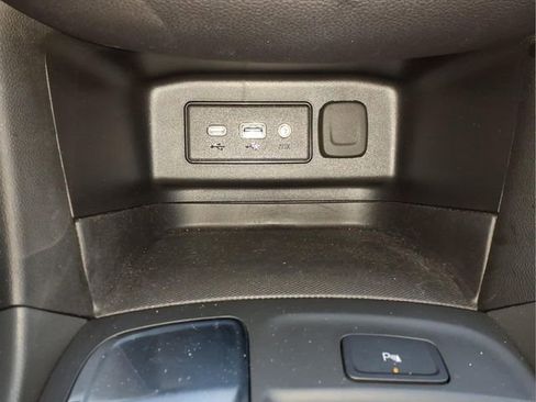 Used 2023 Chevrolet Equinox LT image 20