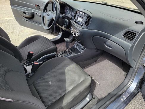 Used 2011 Hyundai Accent GS image 19
