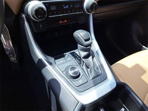 Used 2023 Toyota RAV4 LE image 19