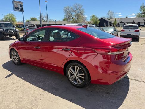 Used 2017 Hyundai Elantra SE image 11