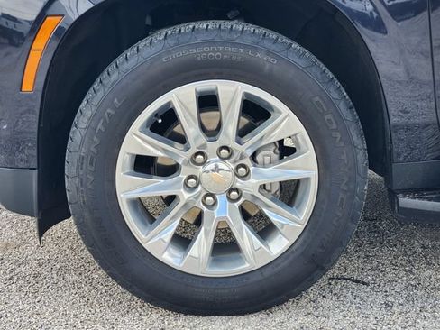 Used 2025 Chevrolet Suburban Premier RWD image 10