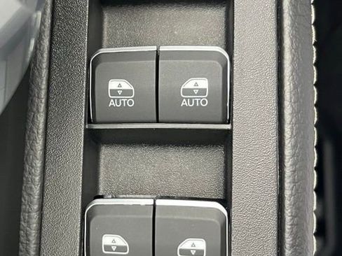 New 2026 RAM 2500 Laramie w/ Night Edition AWD/4WD image 9