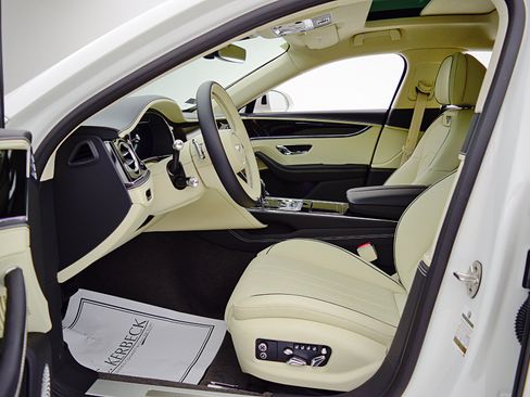 Used 2024 Bentley Flying Spur Azure AWD/4WD image 37