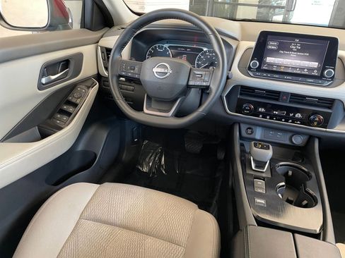 Used 2025 Nissan Rogue SV image 36