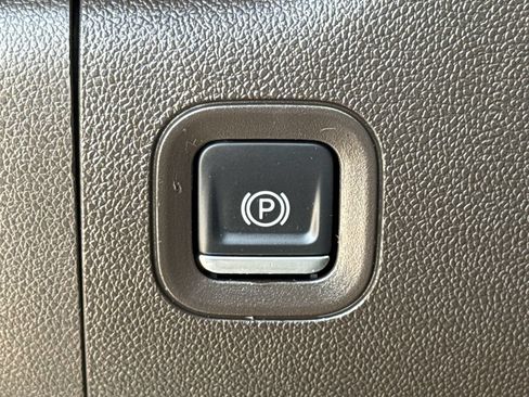 Used 2021 GMC Sierra 1500 SLT AWD/4WD image 24