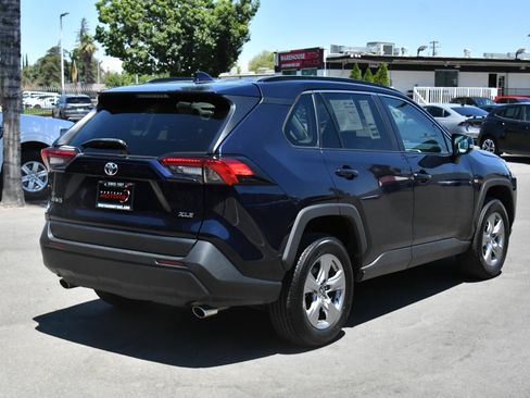 Used 2024 Toyota RAV4 XLE FWD image 8