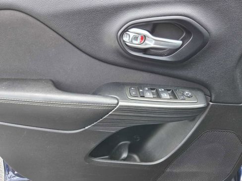 Used 2015 Jeep Cherokee Latitude w/ Comfort/Convenience Group FWD image 19