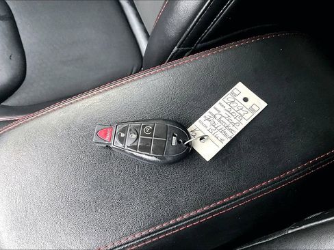 Used 2019 Jeep Cherokee Trailhawk w/ Cold Weather Group image 34