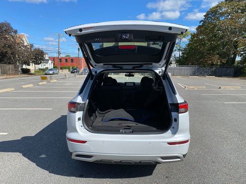 Used 2023 Mitsubishi Outlander SE image 25