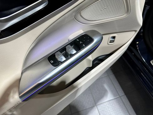 Certified 2023 Mercedes-Benz C 300 4MATIC Sedan image 13