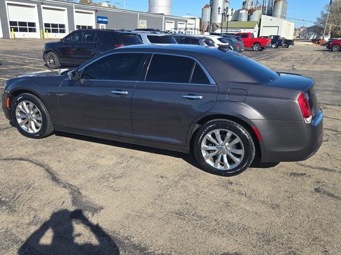 Used 2018 Chrysler 300 Limited w/ Safetytec Plus Group image 7