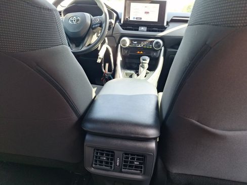 Used 2025 Toyota RAV4 LE FWD image 31