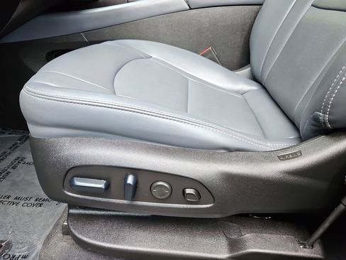 Used 2024 Buick Enclave Premium FWD image 24