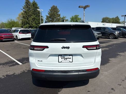Used 2024 Jeep Grand Cherokee L Altitude AWD/4WD image 32